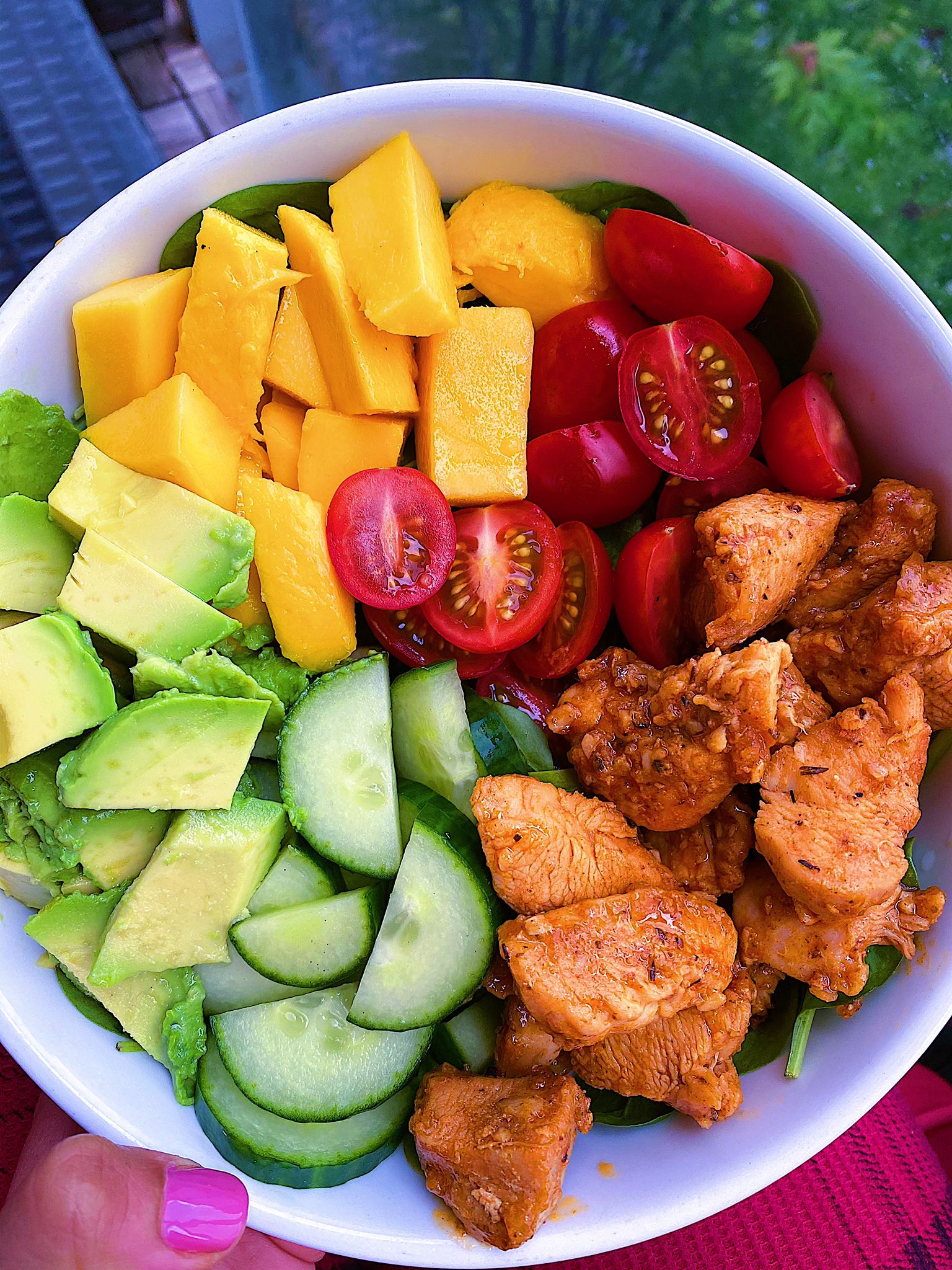 Mango and goat cheese salad